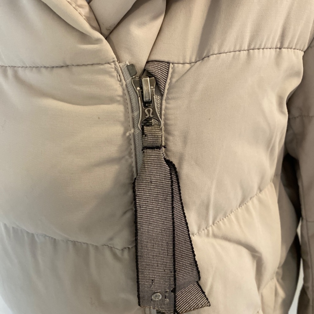 Lululemon Down Spring Coat – Women’s – Neutral Color – Lightweight & Warm - XS - Picture 2 of 11